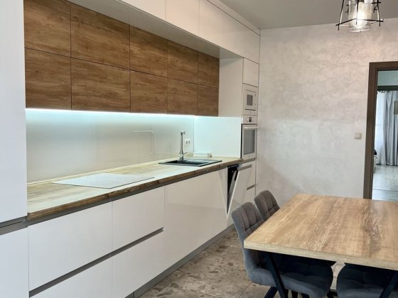 Центр стометрівка вул Мельника! 2кім 70м 5 пов з меблями та технікою Ивано-Франковск