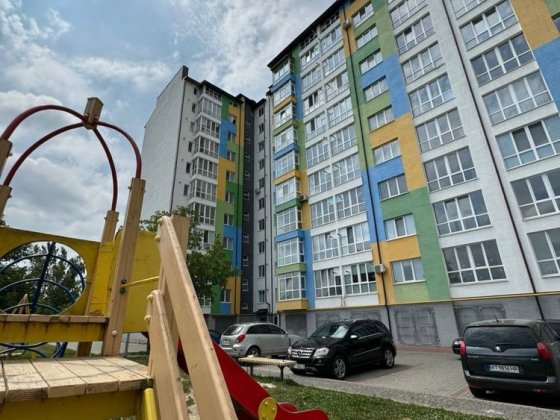 Готова до Ремонту! Дешева 2-кімнатна біля Епіцентру Івано-Франківськ