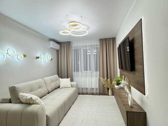 Центр .Продаж 2 кім квартири з великою кухнею та єврорем ,2 гардеробні Ивано-Франковск