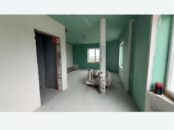 Двокімнатна з початковим ремонтом Буча