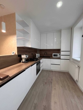 Продаж 2-кім квартири + кухня-вітальня біля озера. + Гараж - фото 1