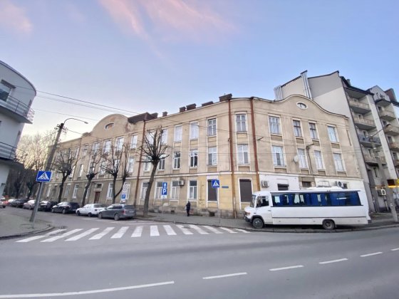 Продаж 2к. квартири. Вул. Залізнична. Вокзал.Закритий двір. Під оренду Ивано-Франковск