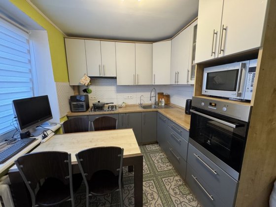 Продаж!4-х кімнатна квартира з меблями і технікою Вишневое