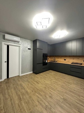 Двостороння квартира з якісним ремонтом та технікою - фото 1