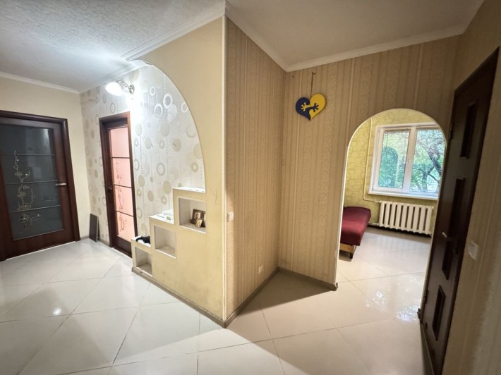 Продаж ФАСАДНОЇ 2-х кімнатної квартири по вул. Ярослава Мудрого - фото 1