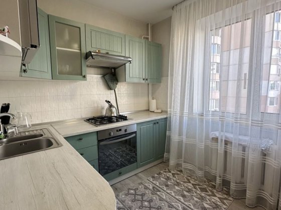 Продаж 3-кв 82 кв. м вул. В. МОМОТА р-н 5 школи 85.000$ Бориспіль