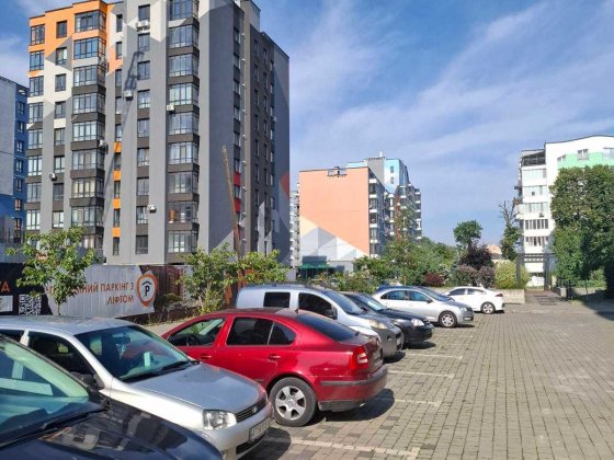 Продам 1 кімнатну квартиру в центрі міста. ЖК Паркове містечко. Івано-Франківськ