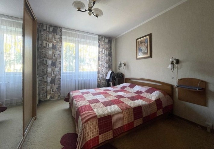 Продається 3 кімнатна квартира в затишному районі міста - фото 1