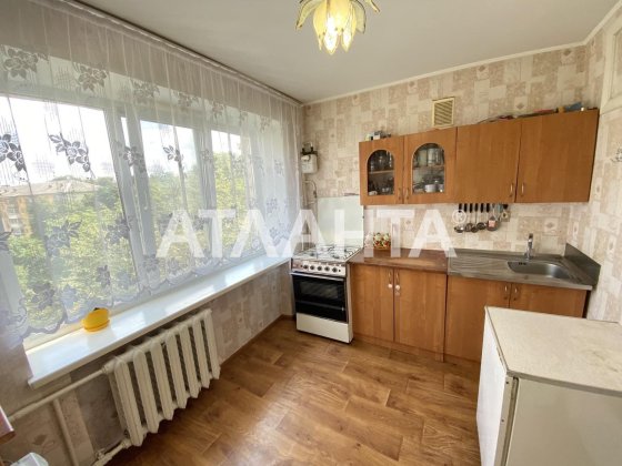 Велика двох кімнатна квартира 56 м.кв в самому центрі Броварів. Бровари