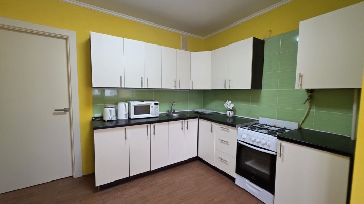 1 кімн. КВАРТИРА  площею 40 кв.м. з МЕБЛЯМИ та ТЕХНІКОЮ. - фото 1