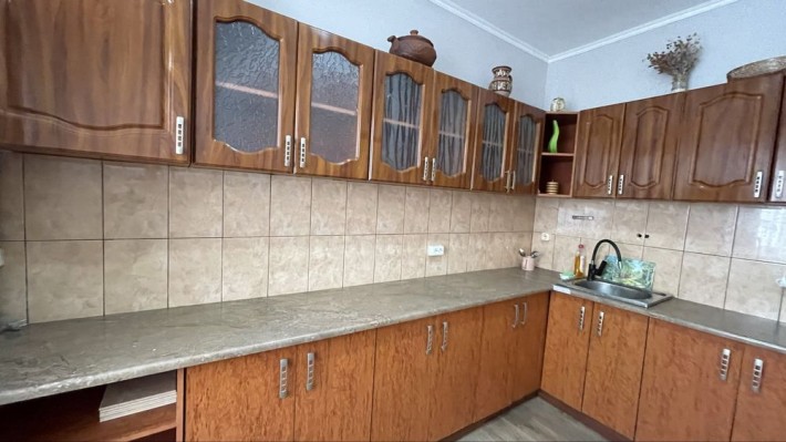 Продається затишна трьохкімнатна квартира. - фото 1