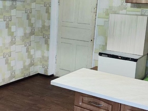 Продам двокімнатну квартиру з подвір'ям в Вишневому Вишневое