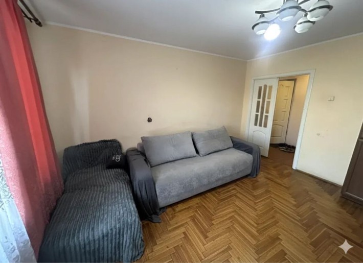 Терміновий Продаж 2 кім. квартири 6 поверх по вул. Коновальця, і/о!!! - фото 1