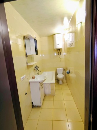 Продається житло в гуртожитку, переплановане у двокімнатну квартиру - фото 1