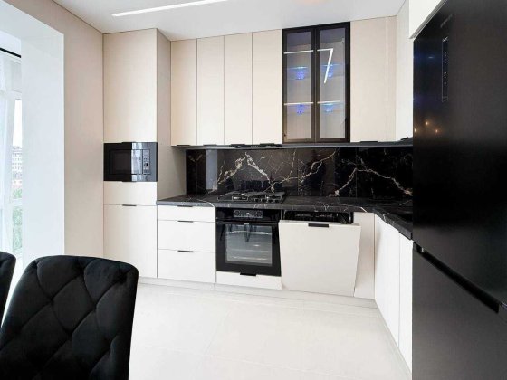 Двохкімнатна квартира з ремонтом і меблями   ,центр міста Ивано-Франковск