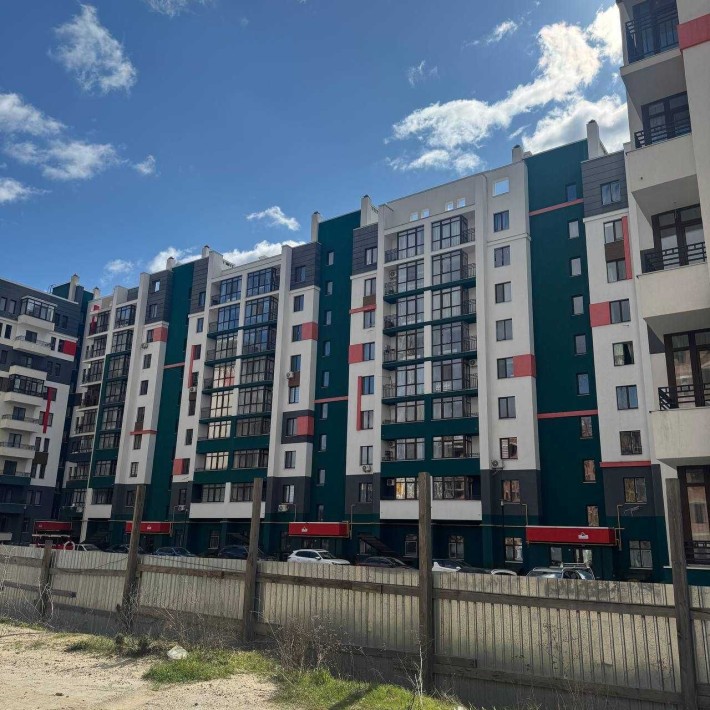 Простора 2-кімнатна квартира в центрі Бучі, поруч з Авенір плаза - фото 1