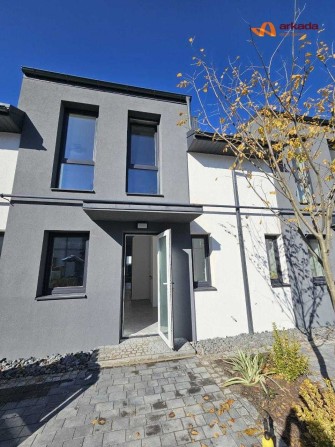 Продаю будинок з ремонтом - фото 1