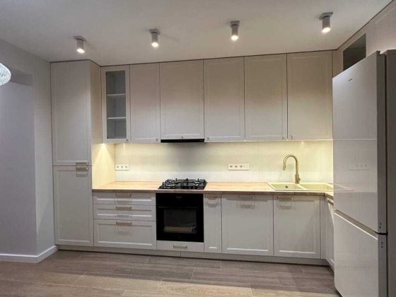 Трьохкімнатна оглядова квартира з ремонтом Ивано-Франковск