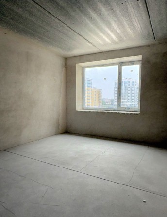 Продам євро 3 кімнатну квартиру в місті Буча.  Будинок зданий - фото 1