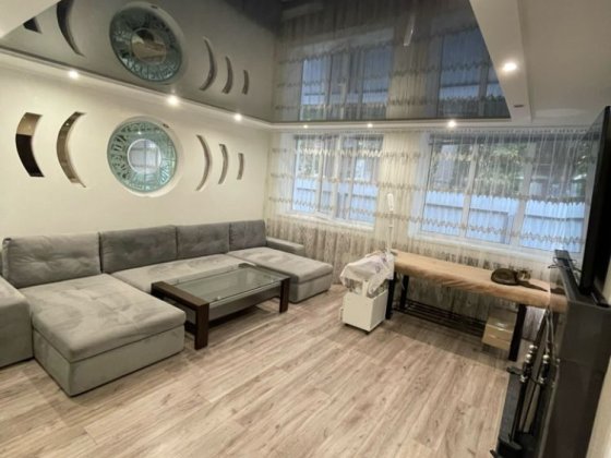 Продаж 2-кімнатної квартири з власним подвірʼям початок міста Борисполь