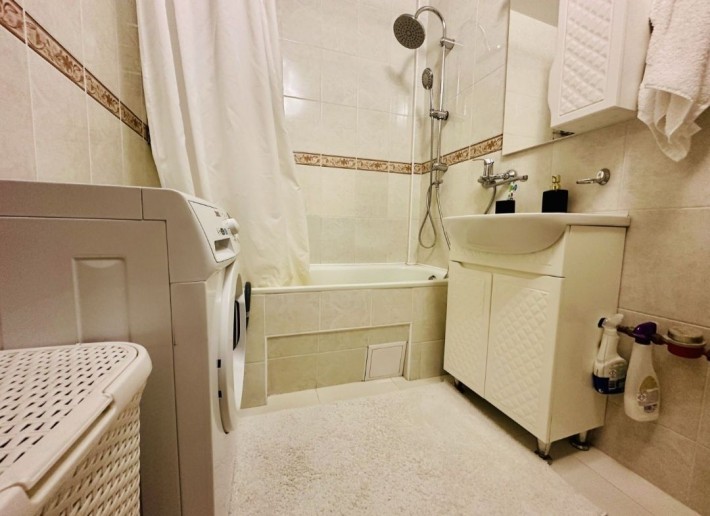 Продам 3 кімнатну квартиру на Проспекті Незалежності - фото 1