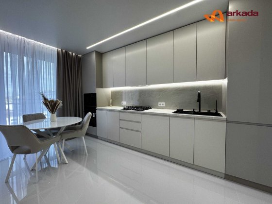 Простора однокімнатна квартира з дизайерським ремонтом  ,поруч ІФНУНГ Ивано-Франковск