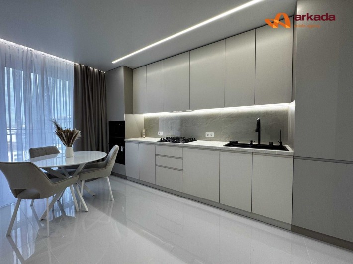 Простора однокімнатна квартира з дизайерським ремонтом  ,поруч ІФНУНГ - фото 1