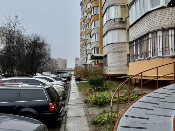 Продам 1 кімнатну квартиру,вулиця Харківська(бувша Декабристів) Бровары