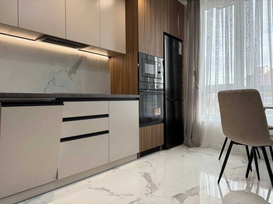 Біля Veles Mall! 1-кім квартира з ремонтом Ивано-Франковск