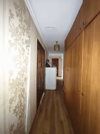 Трьохкімнатна квартира. Постанови. - фото 1