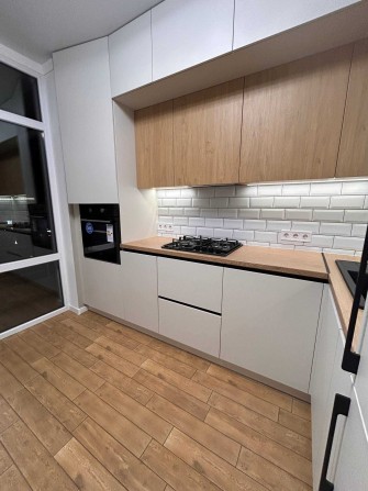 Продаж 1-кім квартири з ремонтом поблизу ТЦ Велес, великий балкон! - фото 1