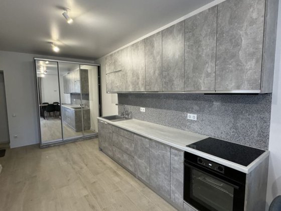 Квартира з новим якісним ремонтом, меблями та технікою Буча