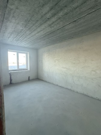 Однокімнатна квартира сирець у вже зданому будинку з комунікаціями - фото 1