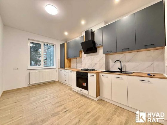 2 кім квартира з ремонтом, центр , 2 поверх Ивано-Франковск