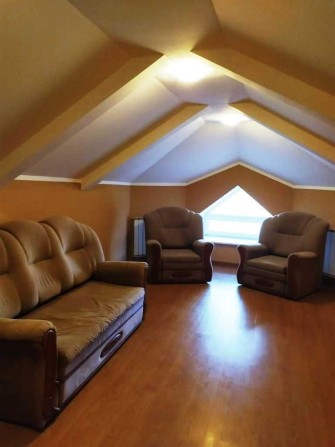 Продам 2 кімнатну квартиру, 109 м2, мансардний поверх. Вишневе - фото 1