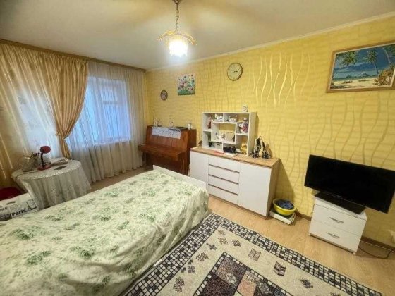 продам однокімнатну квартиру Бровары