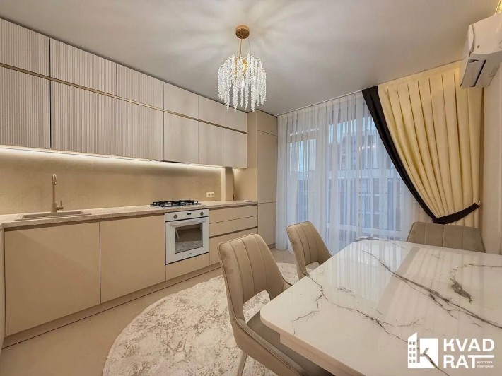 Продам повністю укомплектовану квартиру в ЖК Фемелі Плаза - фото 1