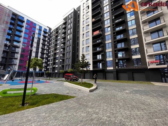 Простора 3 кімнатна квартира в центрі, готова  до ремонту Family Plaza Ивано-Франковск