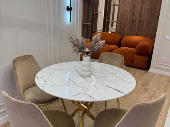 Продається 2-х кімнатна квартира + кухня вітальня. Центр міста Івано-Франківськ