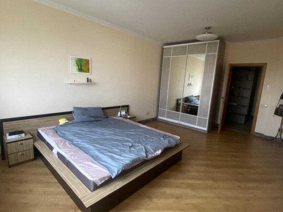 Велика 1-кімн квартира, Симоненка 2б, Генератор Бровары