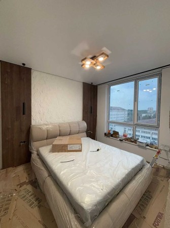 Укомплектована 1 км квартира з балконом в ЖК IQ House - фото 1