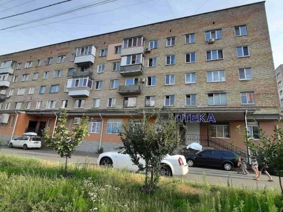 Продам 4-ком квартиру г. Вишневое ул. Балукова 1, общ. 60 м2, этаж 2 Вишневое