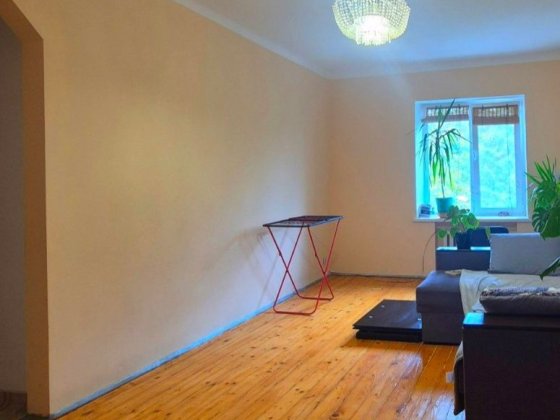 Продам 2 кімнатну квартиру ( Сталінка) в м.Біла Церква.( р-н Гайок) Белая Церковь