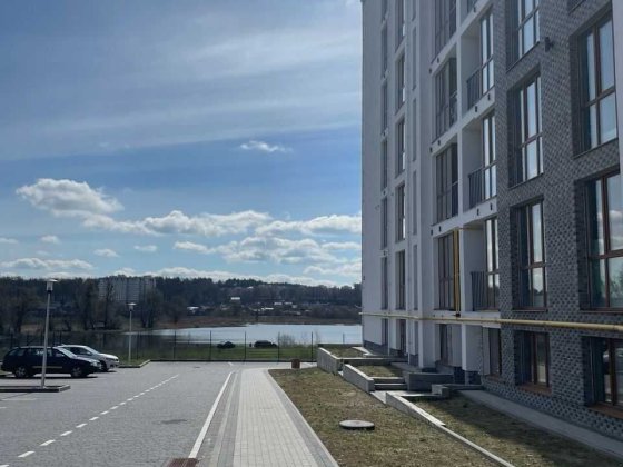 Класне планування 1к в будинку біля озера Буча