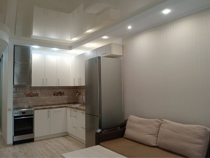 Затишна та тепла євродвушка квартира з меблями і технікою - фото 1