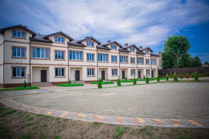 Таунхаус 2 кім квартира КМ Паларіс/43700/2сот участок - фото 1