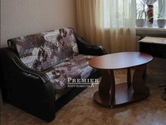 У продажу затишна кімната у житловому стані Черноморск