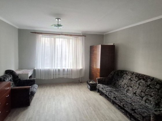 Продам кімнатну в гуртожитку 20,5м2 дуже велику, 3/9 кірпіч Суми