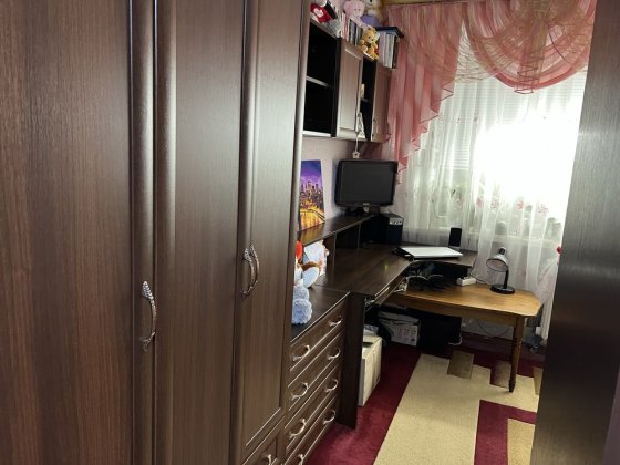 Продається кімната в гуртожитку. Суми