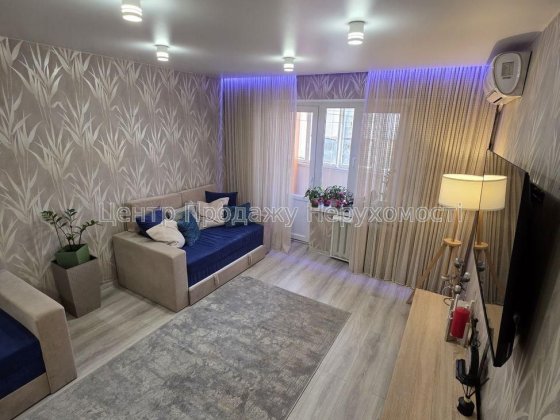 Продаж 1-кімнатної квартири з ремонтом, ІВ Киев